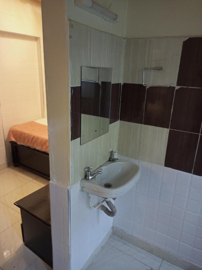Beach View Hotel - Кисуму Экстерьер фото