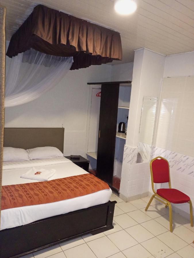 Beach View Hotel - Кисуму Экстерьер фото