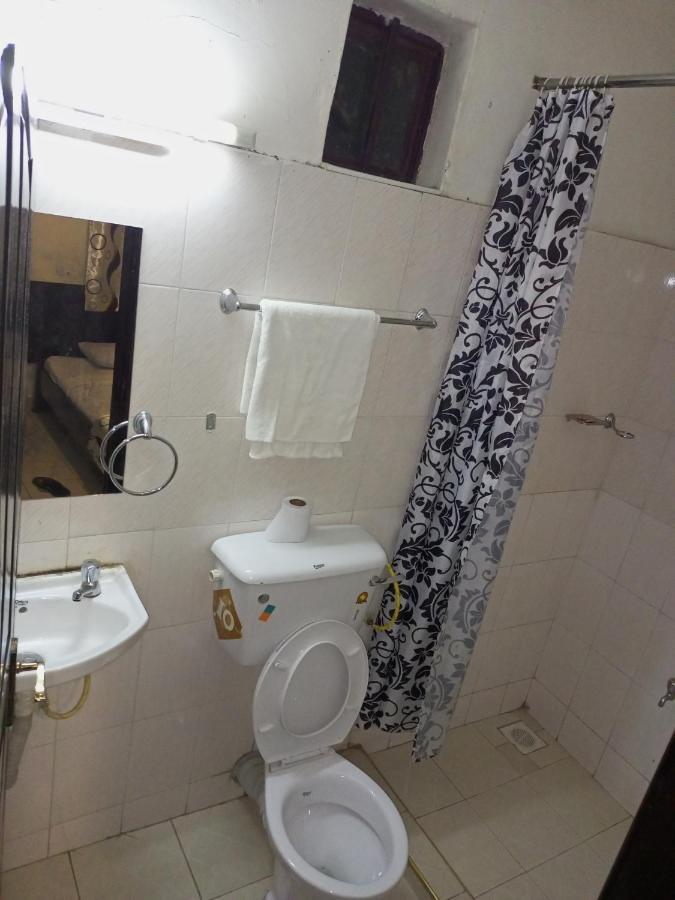 Beach View Hotel - Кисуму Экстерьер фото